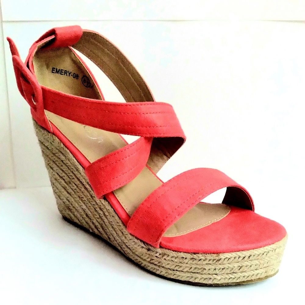 Coral Wedge, ankle adjustable buckle for closure
